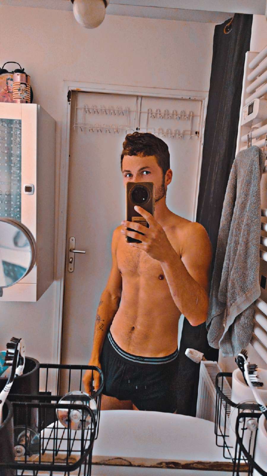 Profil de Lazaro, 22 ans, rencontre gay à Géraudot