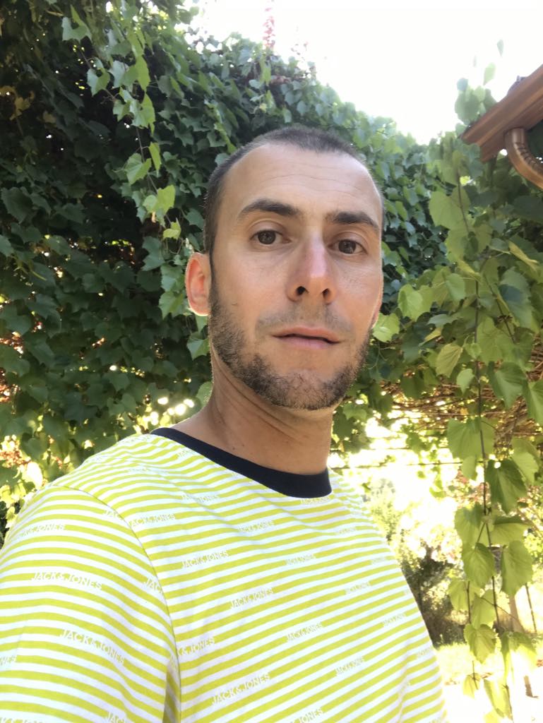 Profil de Humphrey, 36 ans, rencontre gay à Monceaux