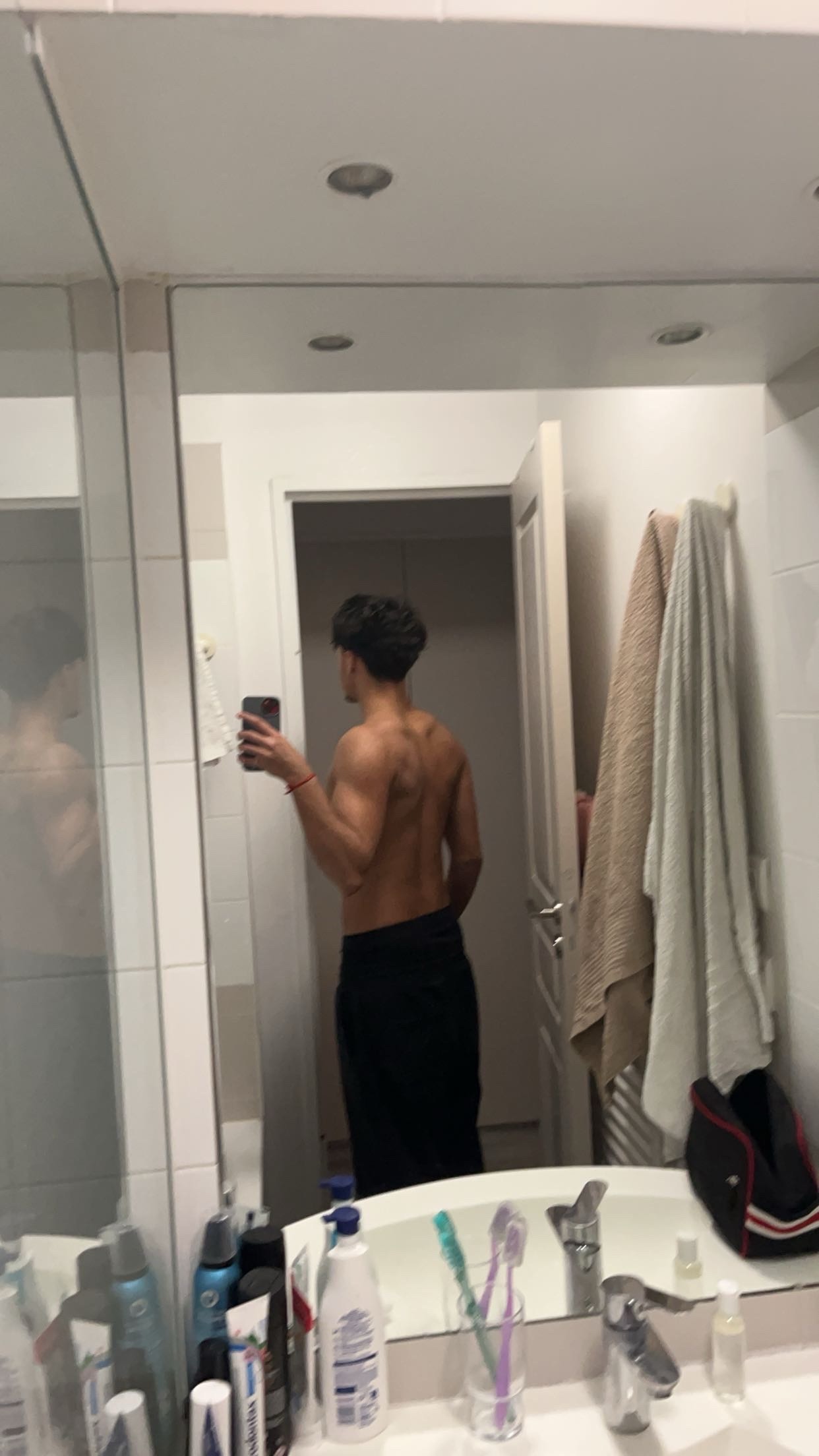 Profil de Leonis, 19 ans, rencontre gay à Lormaison