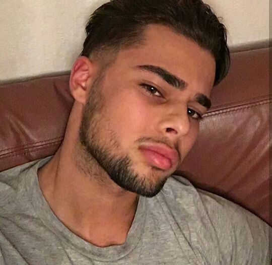 Profil de Zishan, 25 ans, rencontre gay à Brix