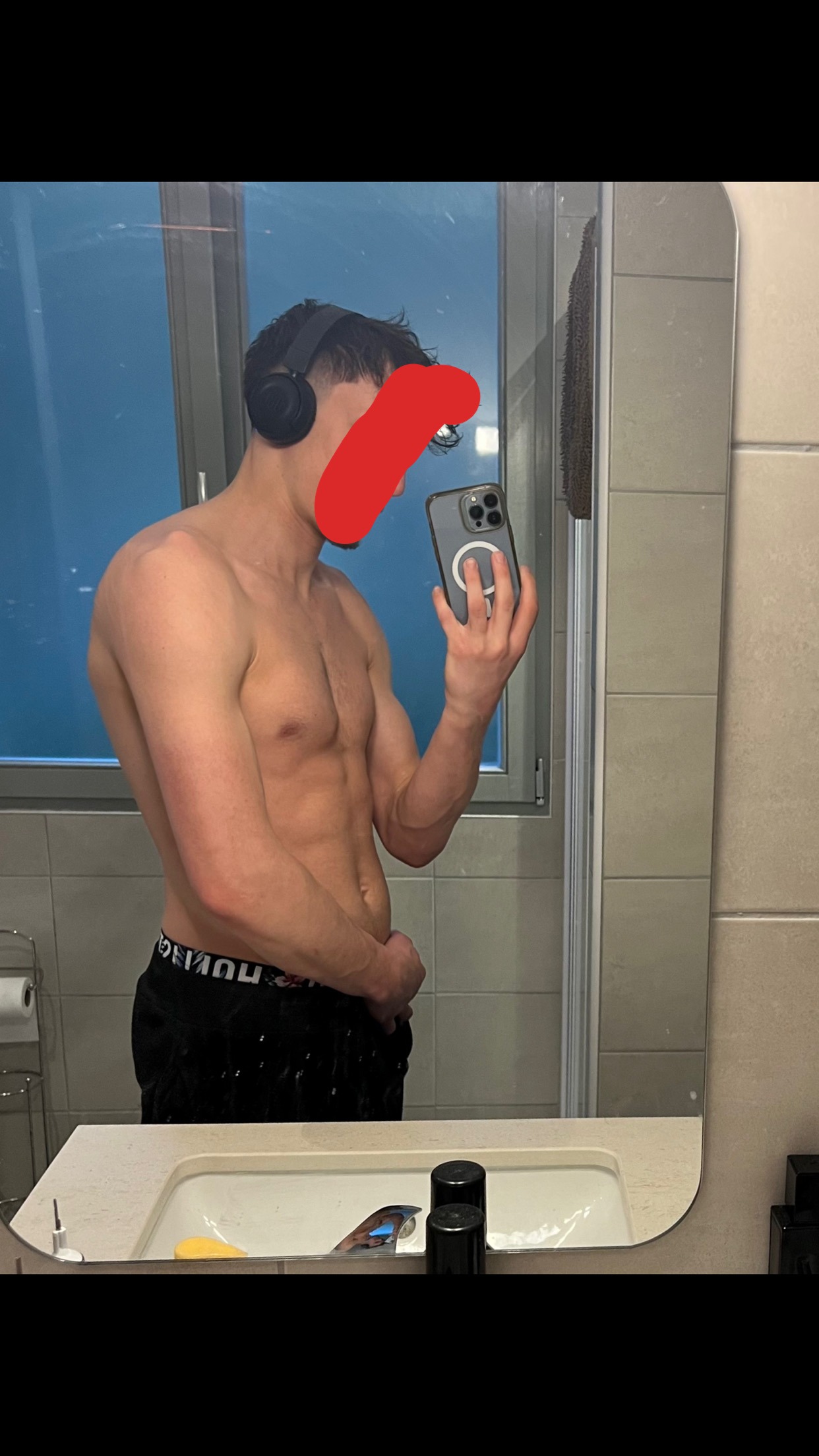 Profil de Roshan, 24 ans, rencontre gay à Blargies