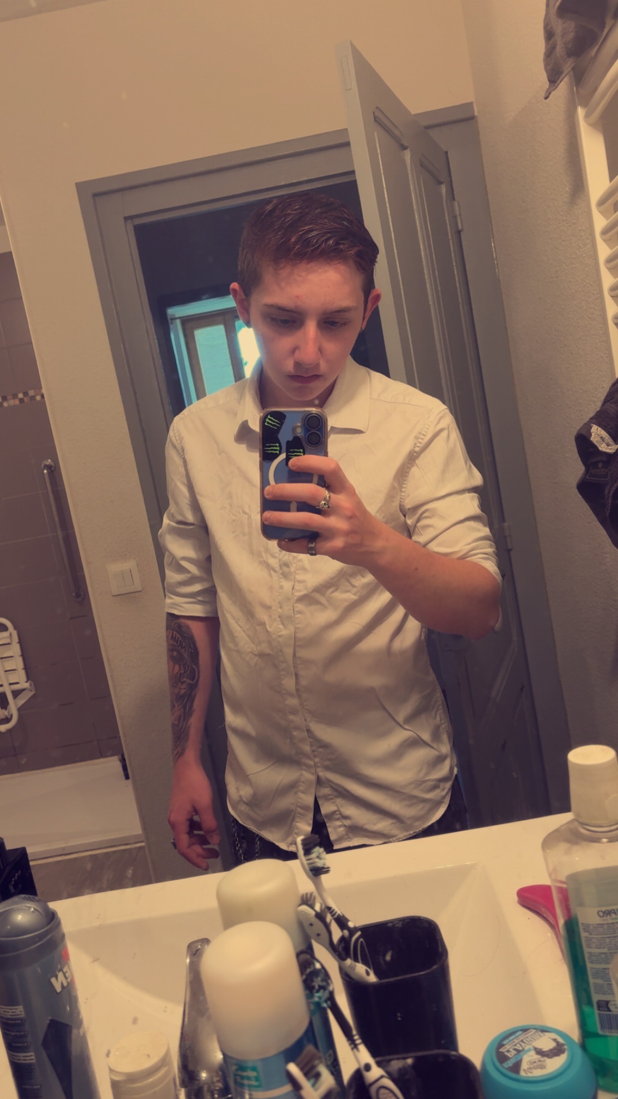 Profil de Edwine, 21 ans, rencontre gay à Pavant