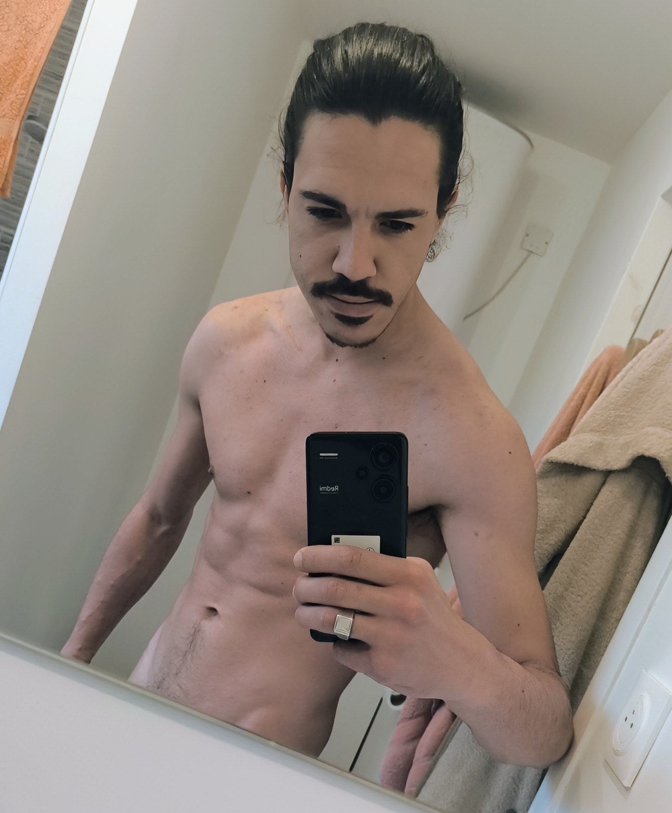 Profil de Djawed, 29 ans, rencontre gay à Farnay