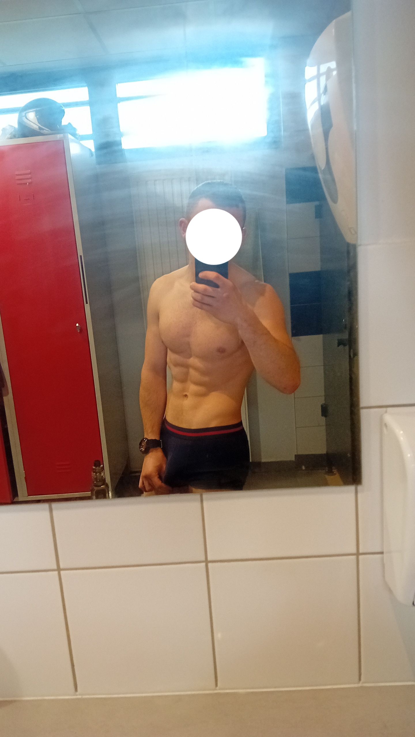 Profil de Akram, 22 ans, rencontre gay à Venteuil