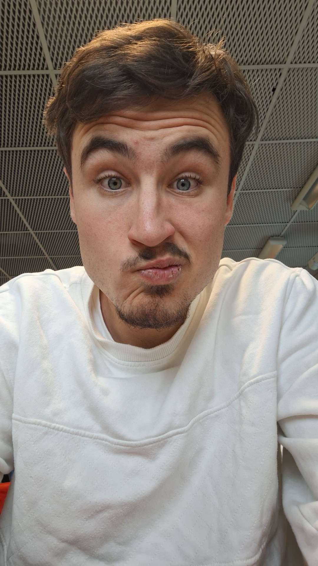 Profil de Hatman, 19 ans, rencontre gay à Ansan