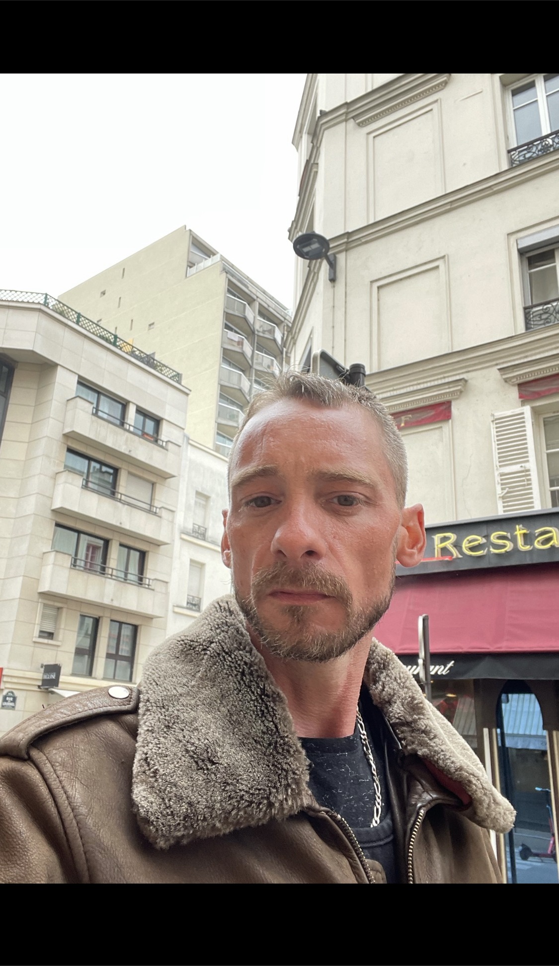Profil de Jona, 41 ans, rencontre gay à Douzens