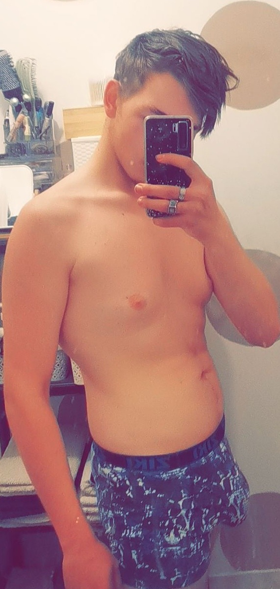 Profil de Nathann, 20 ans, rencontre gay à Champlive