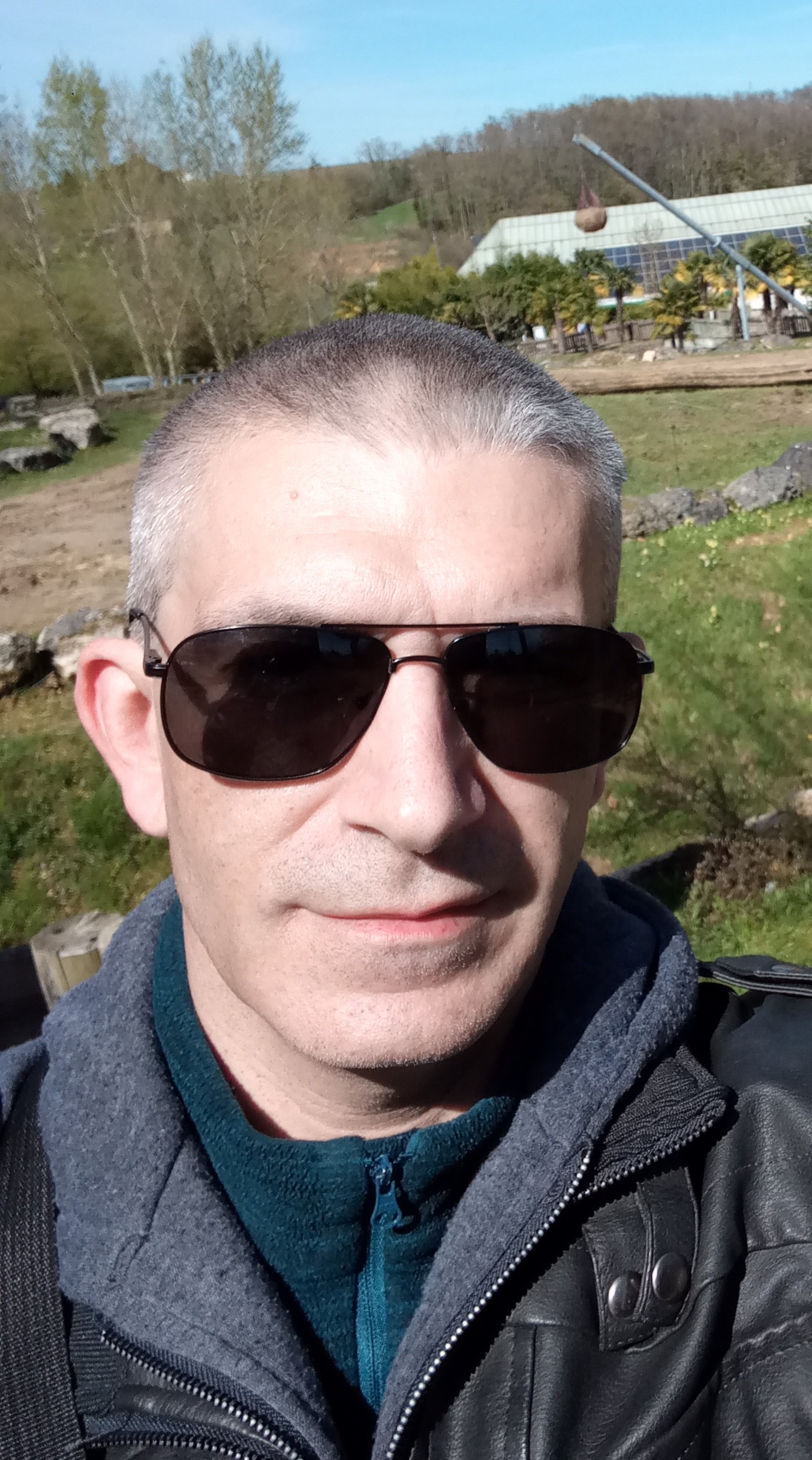 Profil de Benyamin, 46 ans, rencontre gay à Dives