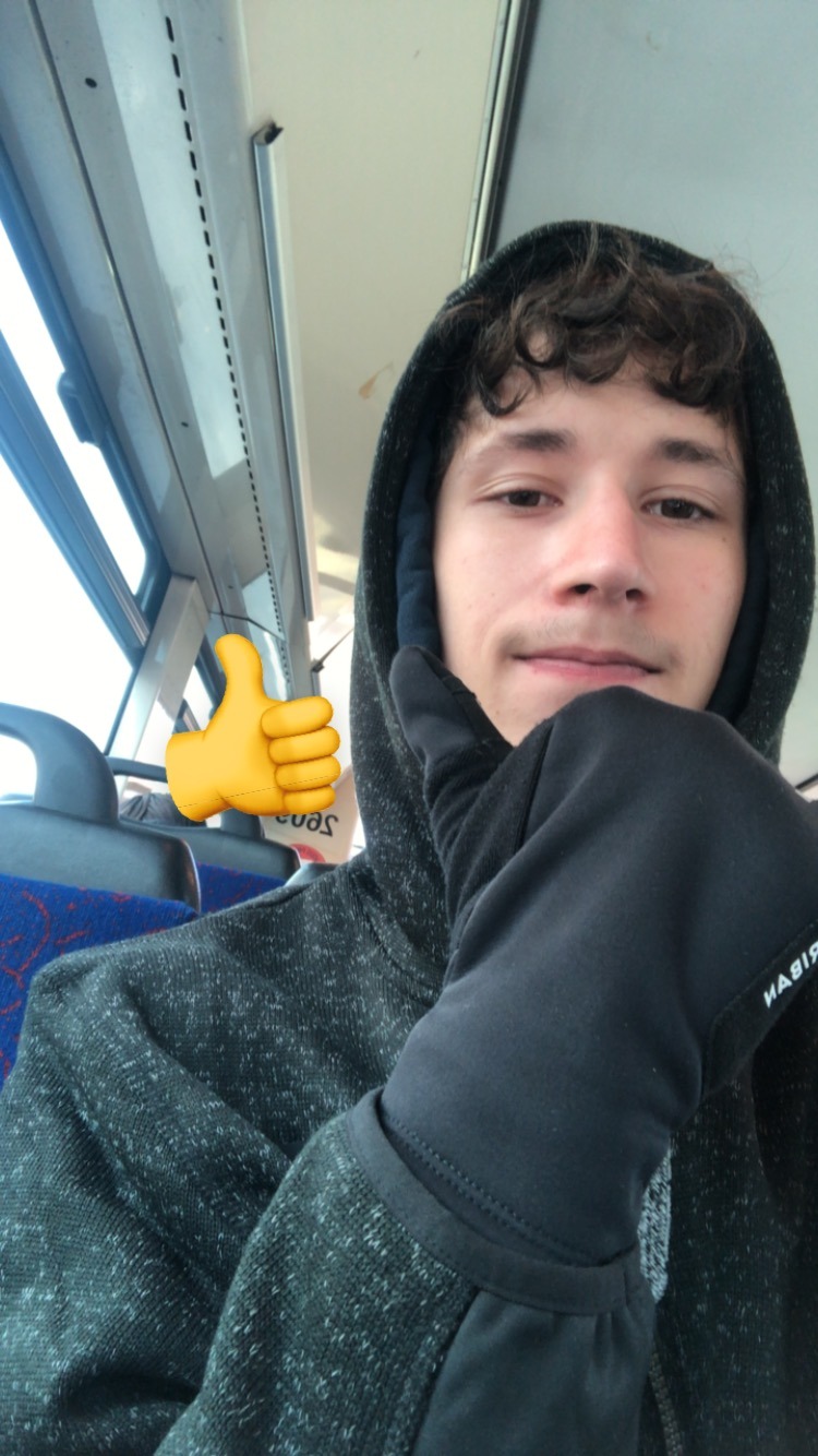 Profil de Faik, 19 ans, rencontre gay à Dortan