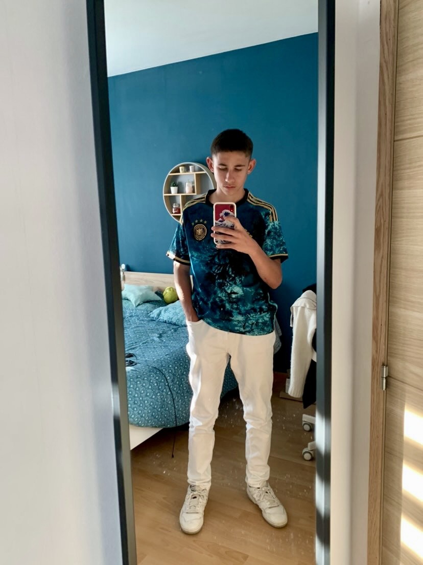 Profil de Taissir, 18 ans, rencontre gay à Lavacquerie