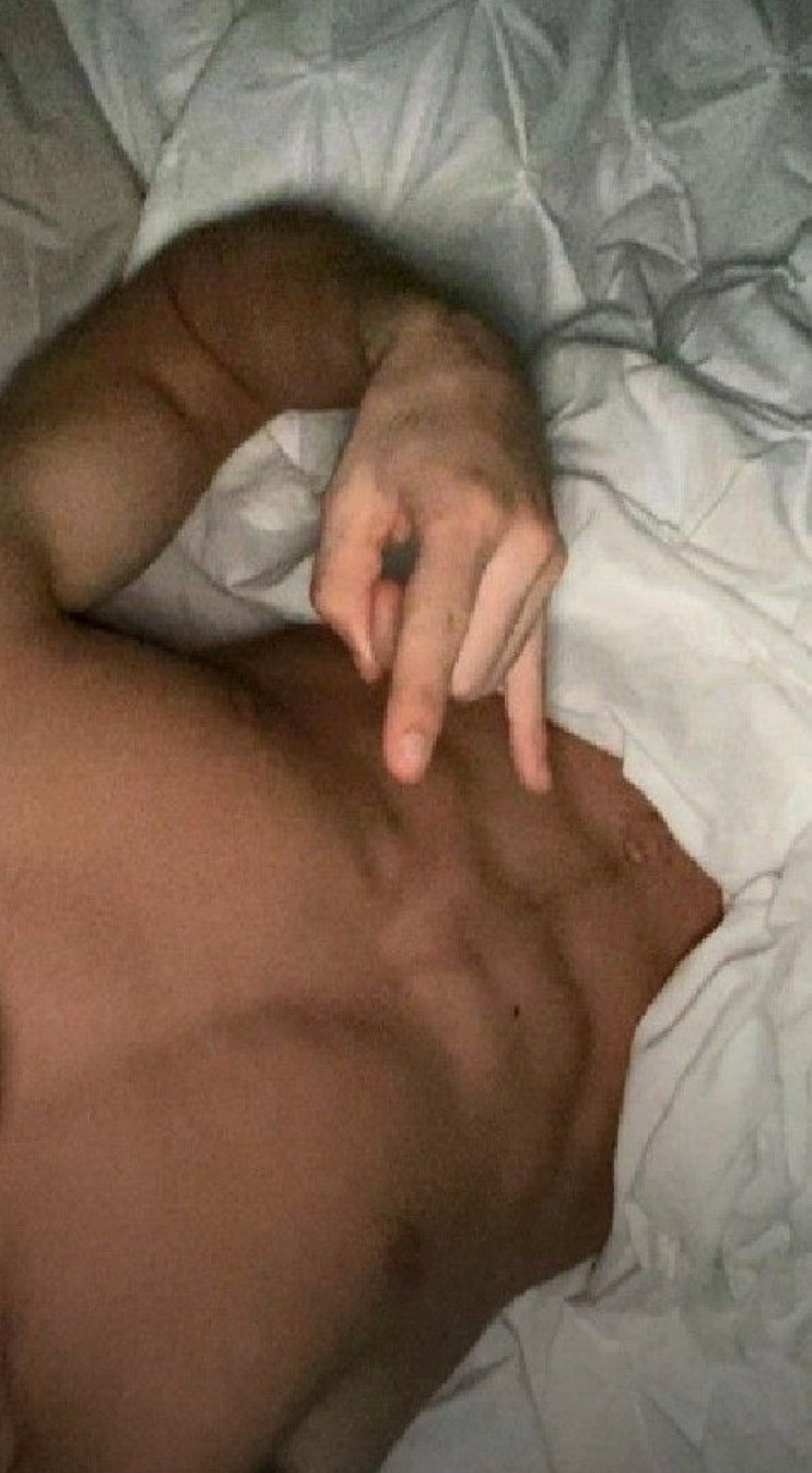Profil de Abdelrezak, 22 ans, rencontre gay à Campremy