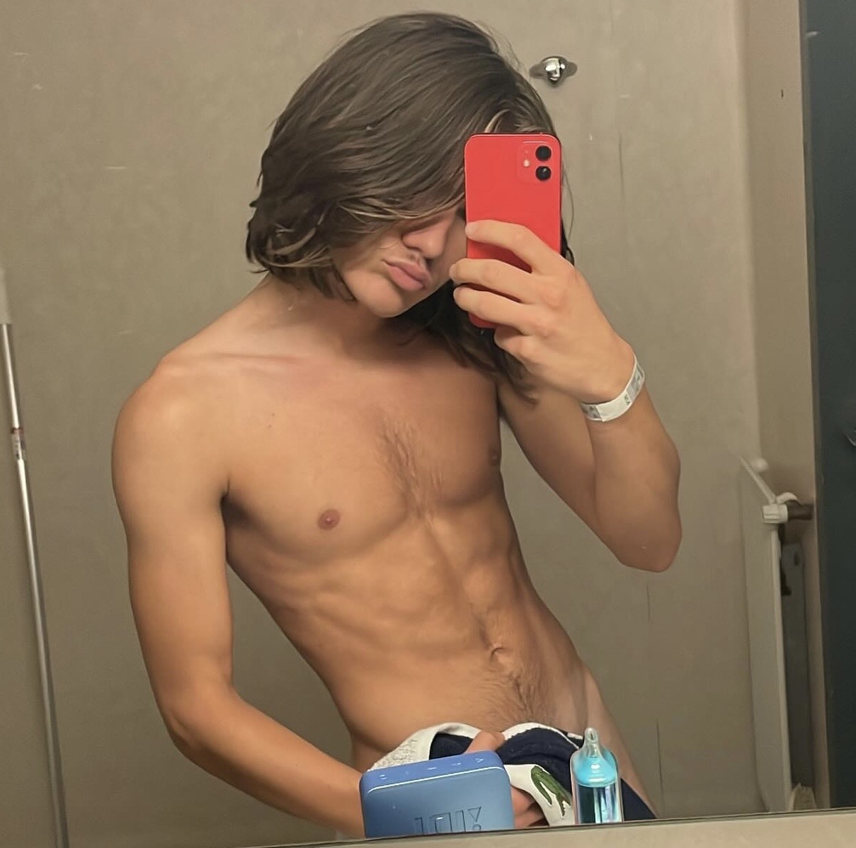 Profil de Nimrod, 21 ans, rencontre gay à Halluin