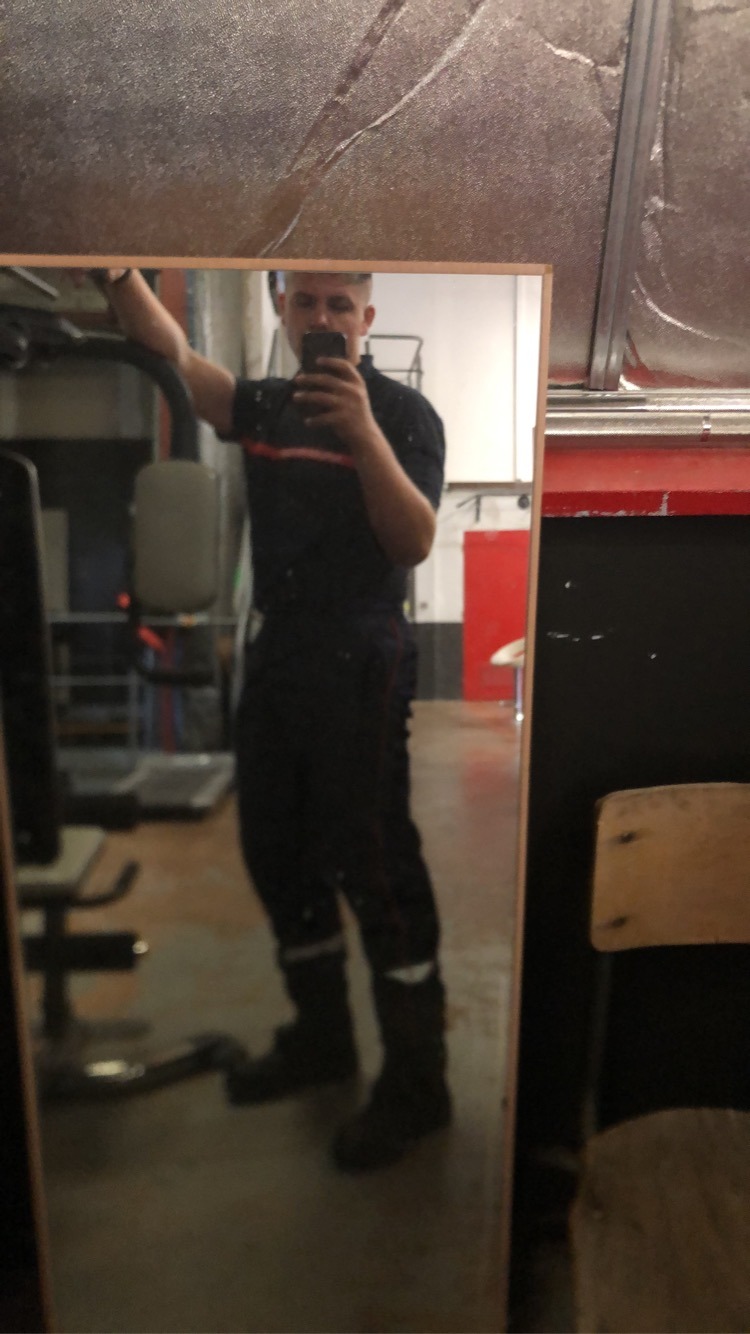 Profil de Angely, 22 ans, rencontre gay à Malabat