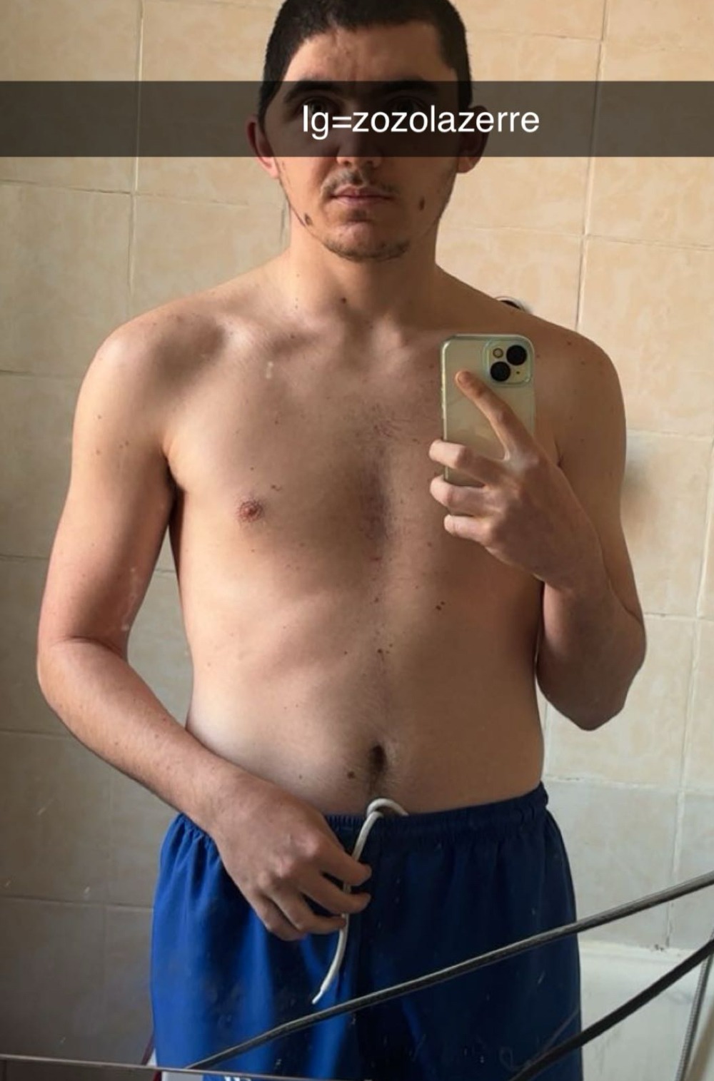 Profil de Arris, 21 ans, rencontre gay à Barro