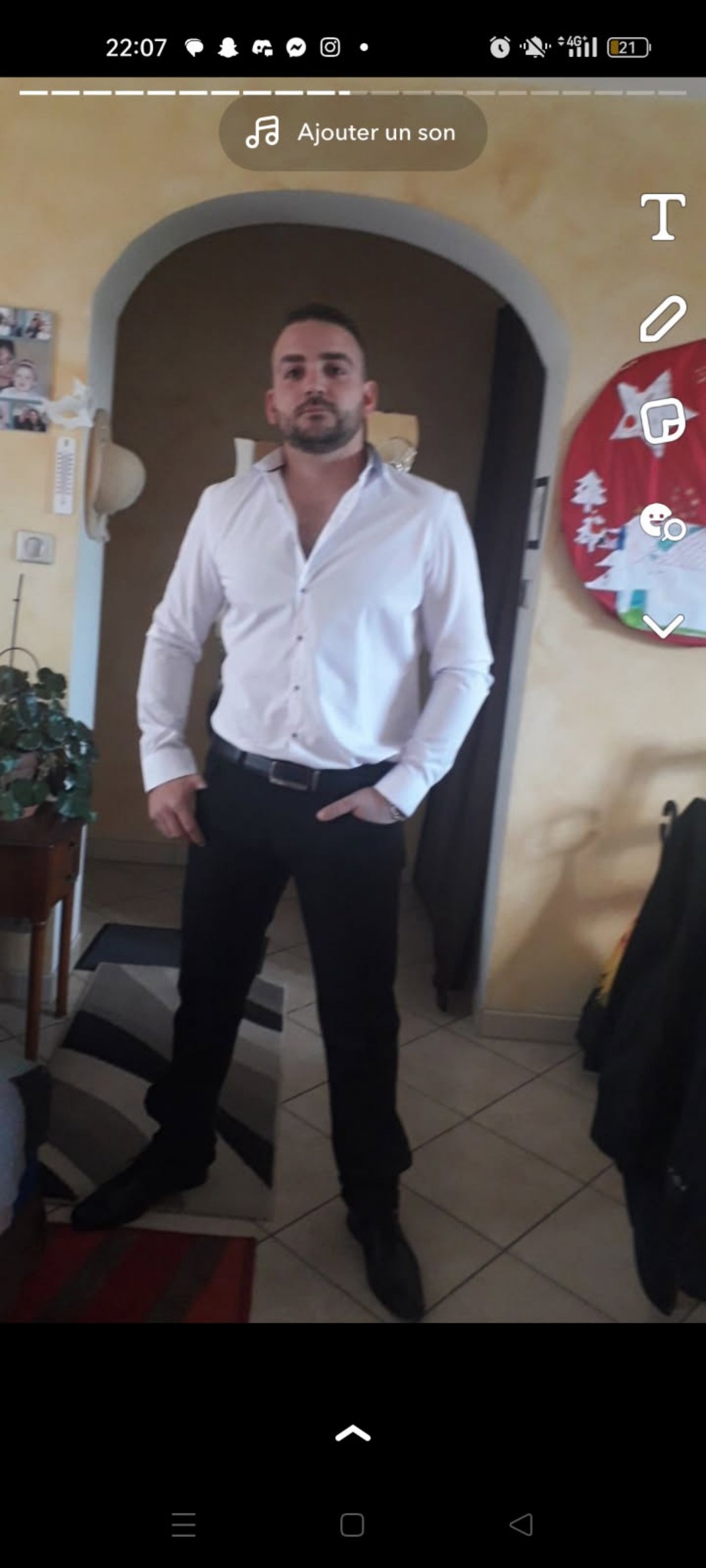 Profil de Jacqui, 33 ans, rencontre gay à Bost