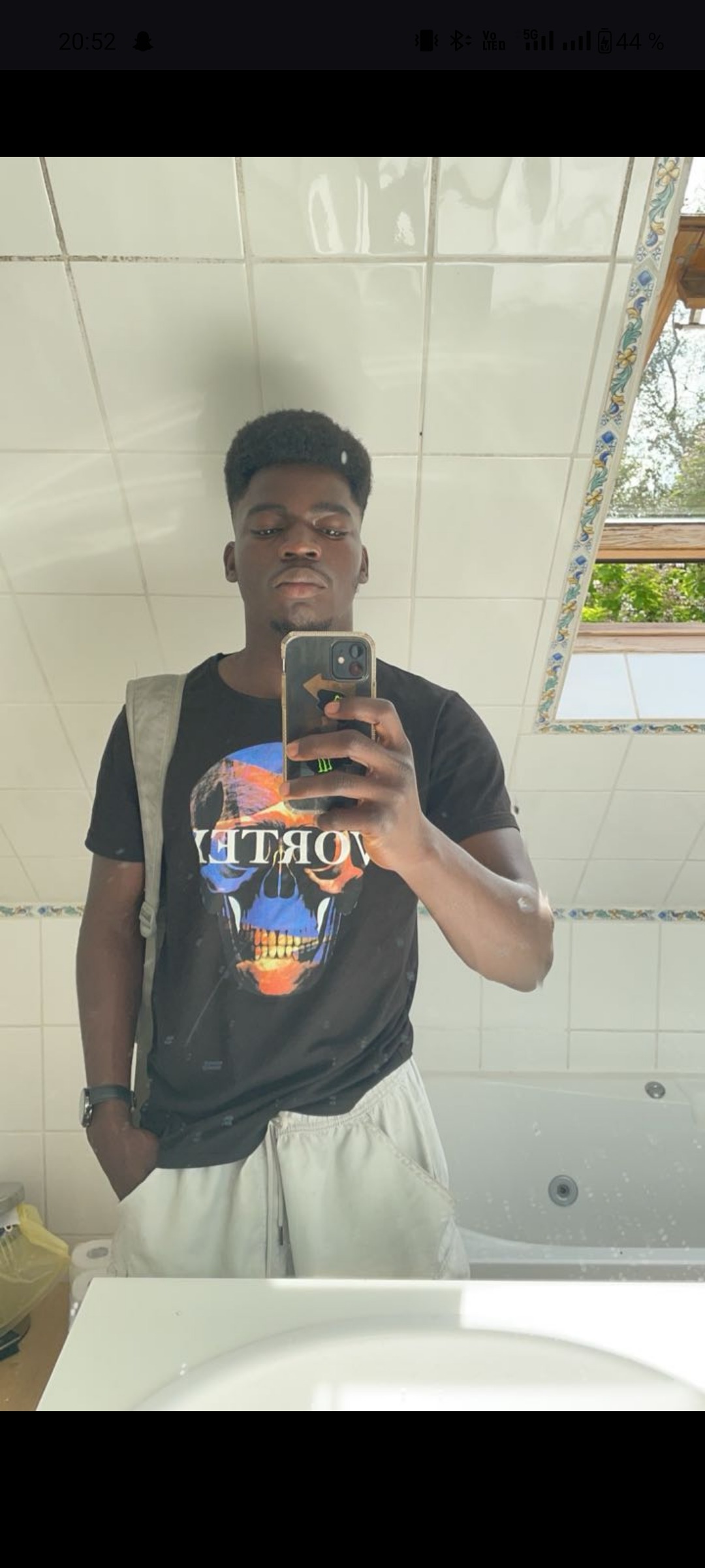 Profil de Narek, 22 ans, rencontre gay à Certilleux