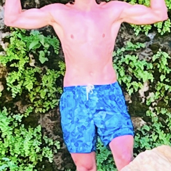 Profil de Moua, 20 ans, rencontre gay à Champguyon