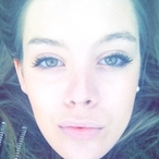Profil de Jutta, 25 ans, rencontre gay à Hénonville