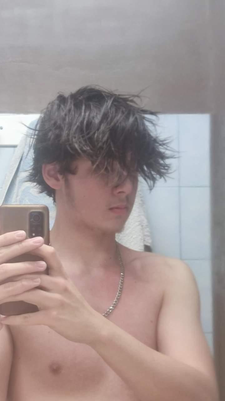 Profil de Djilali, 19 ans, rencontre gay à Arsonval