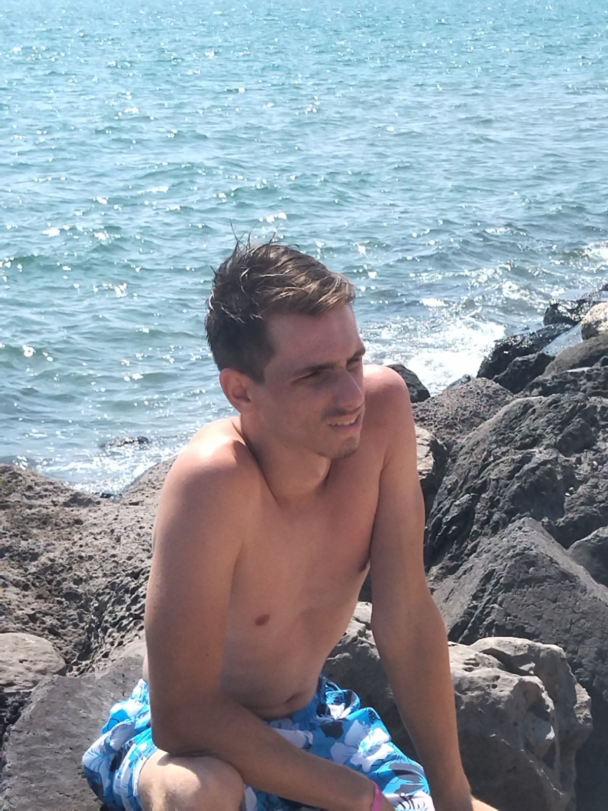 Profil de Janny, 21 ans, rencontre gay à Mont-Ormel