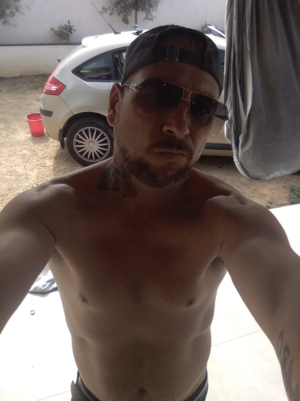 Profil de Eno, 42 ans, rencontre gay à Valaurie