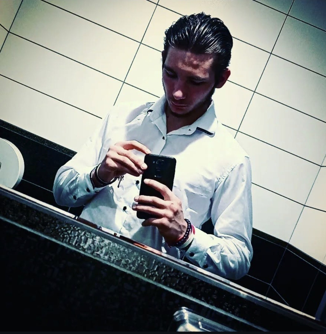 Profil de Leeroy, 20 ans, rencontre gay à Nuits