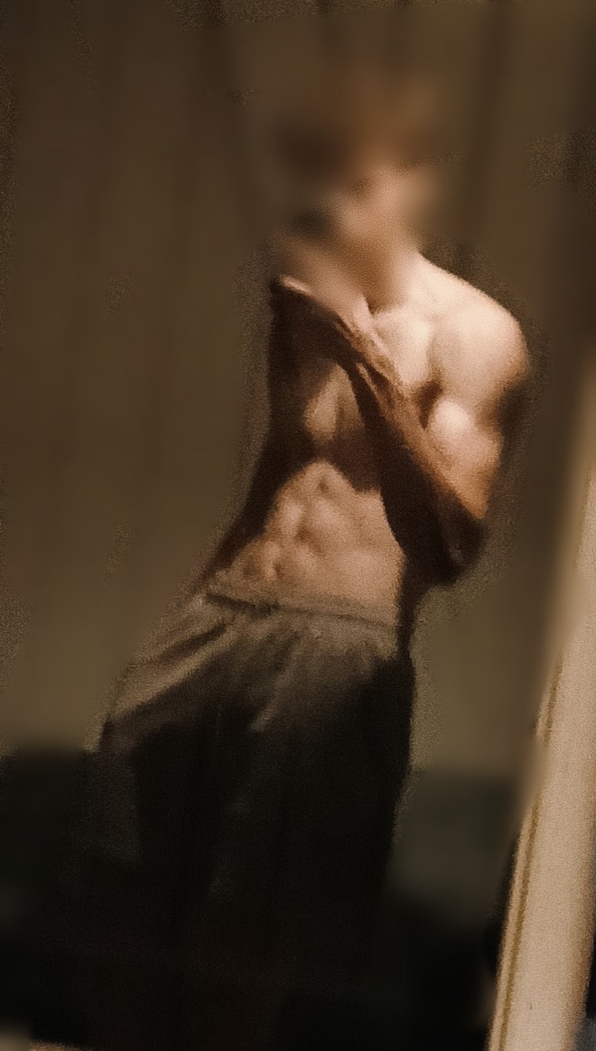 Profil de Henny, 21 ans, rencontre gay à Bogy