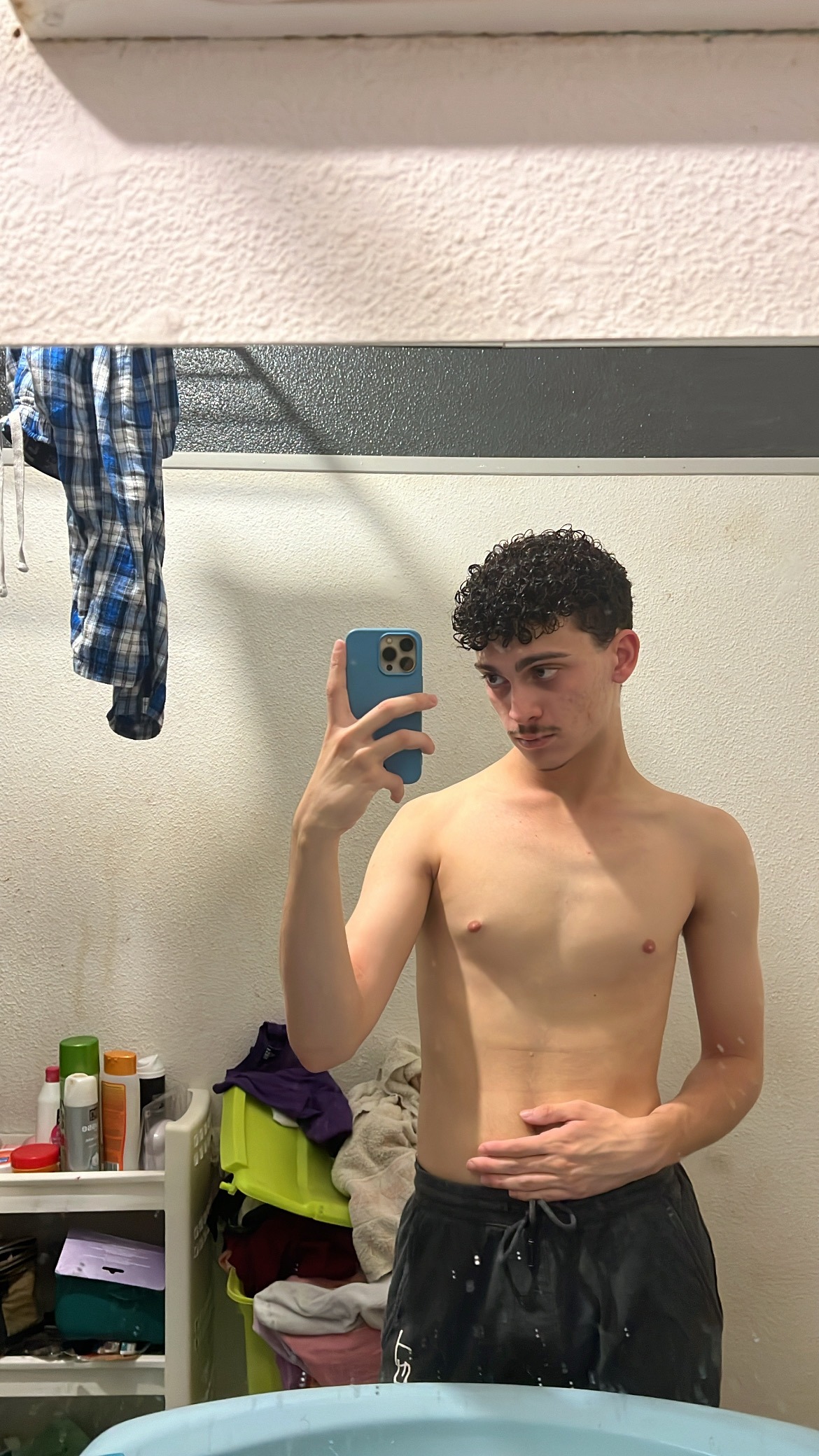 Profil de Kemi, 20 ans, rencontre gay à Caisnes