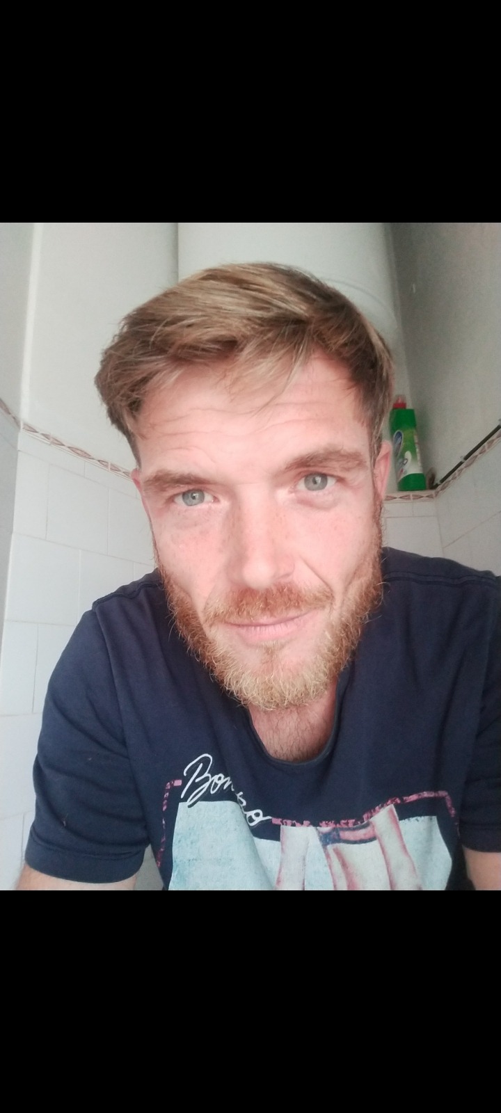 Profil de Nuh, 39 ans, rencontre gay à Monceaux