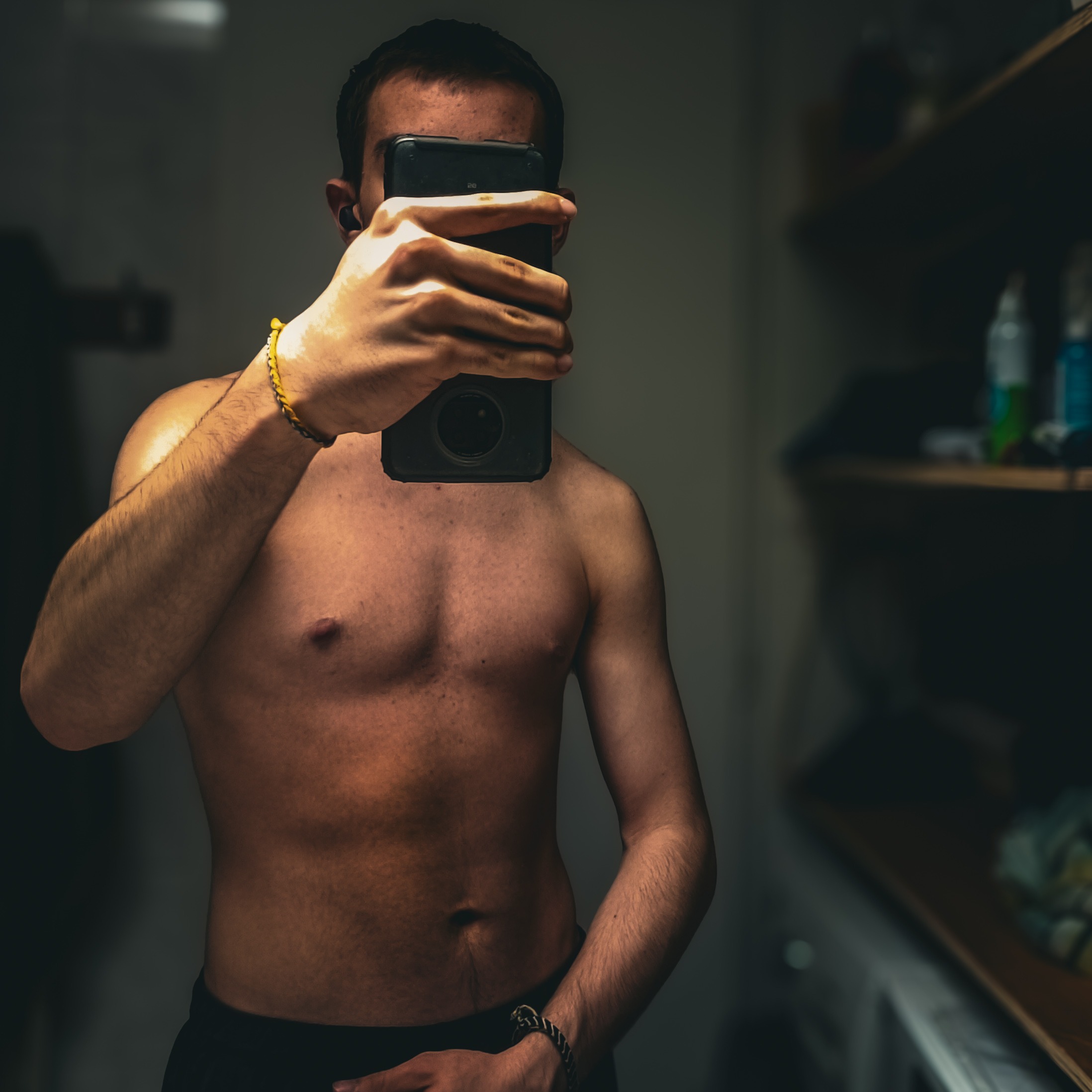Profil de Josue, 19 ans, rencontre gay à Borest