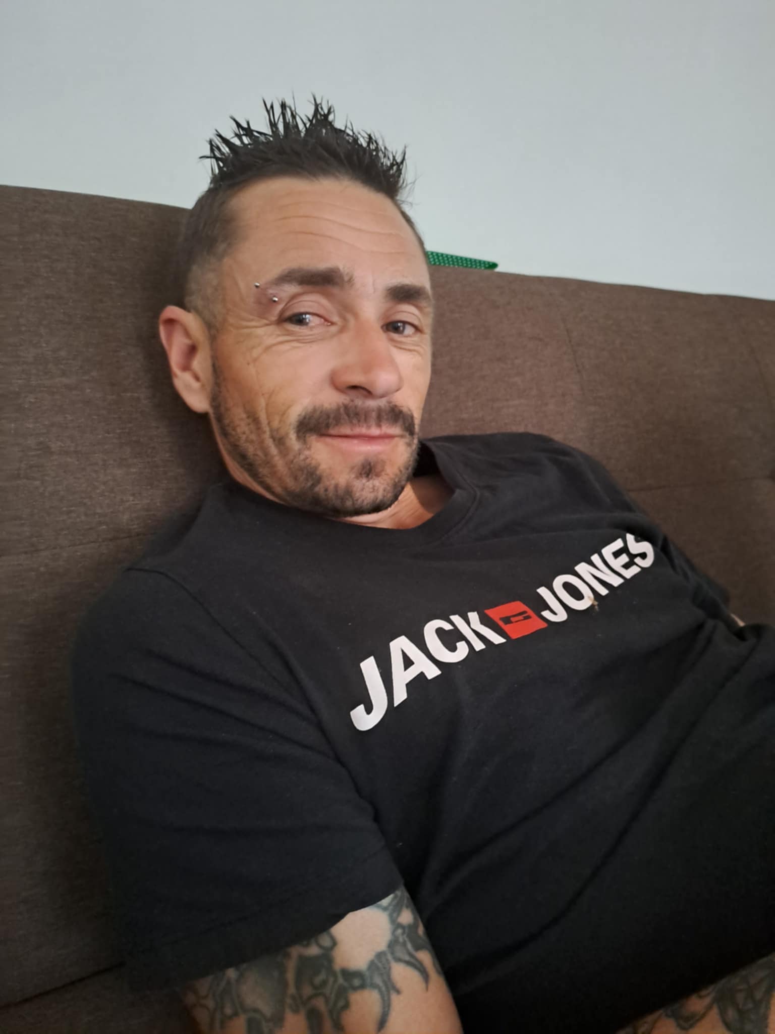 Profil de Dewi, 40 ans, rencontre gay à Plasnes