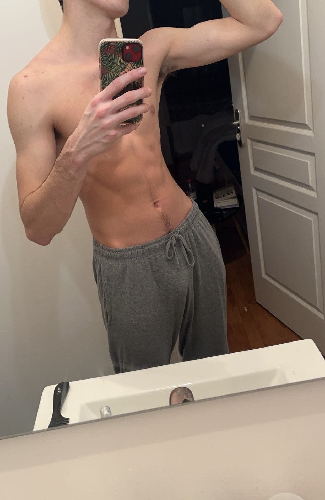 Profil de Brahem, 24 ans, rencontre gay à Hérisson