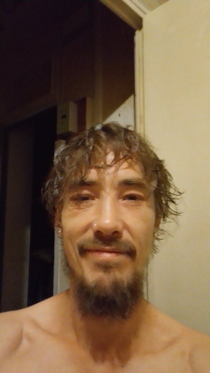 Profil de Erdi, 39 ans, rencontre gay à Bogy