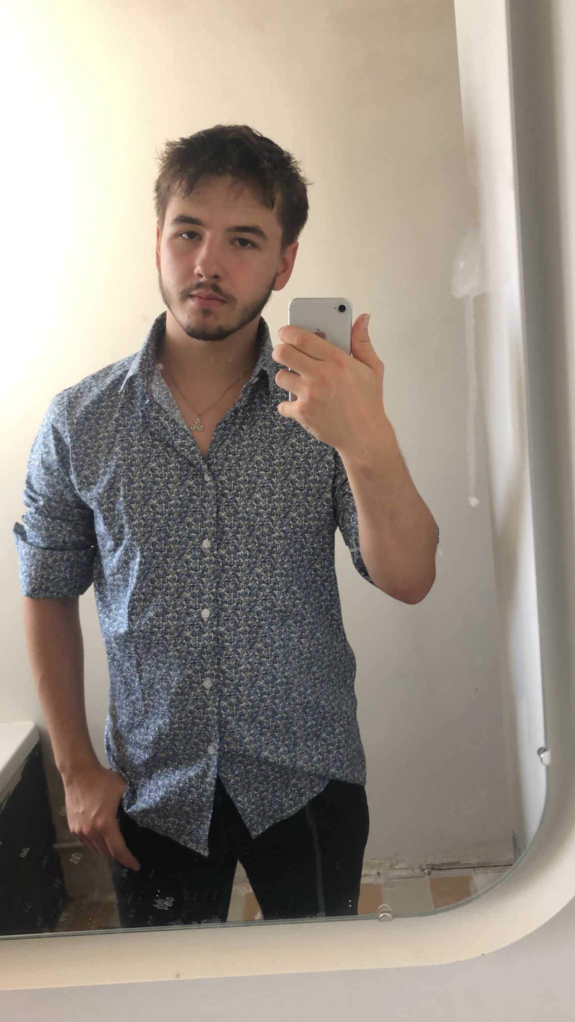 Profil de Erdem, 20 ans, rencontre gay à Fuans