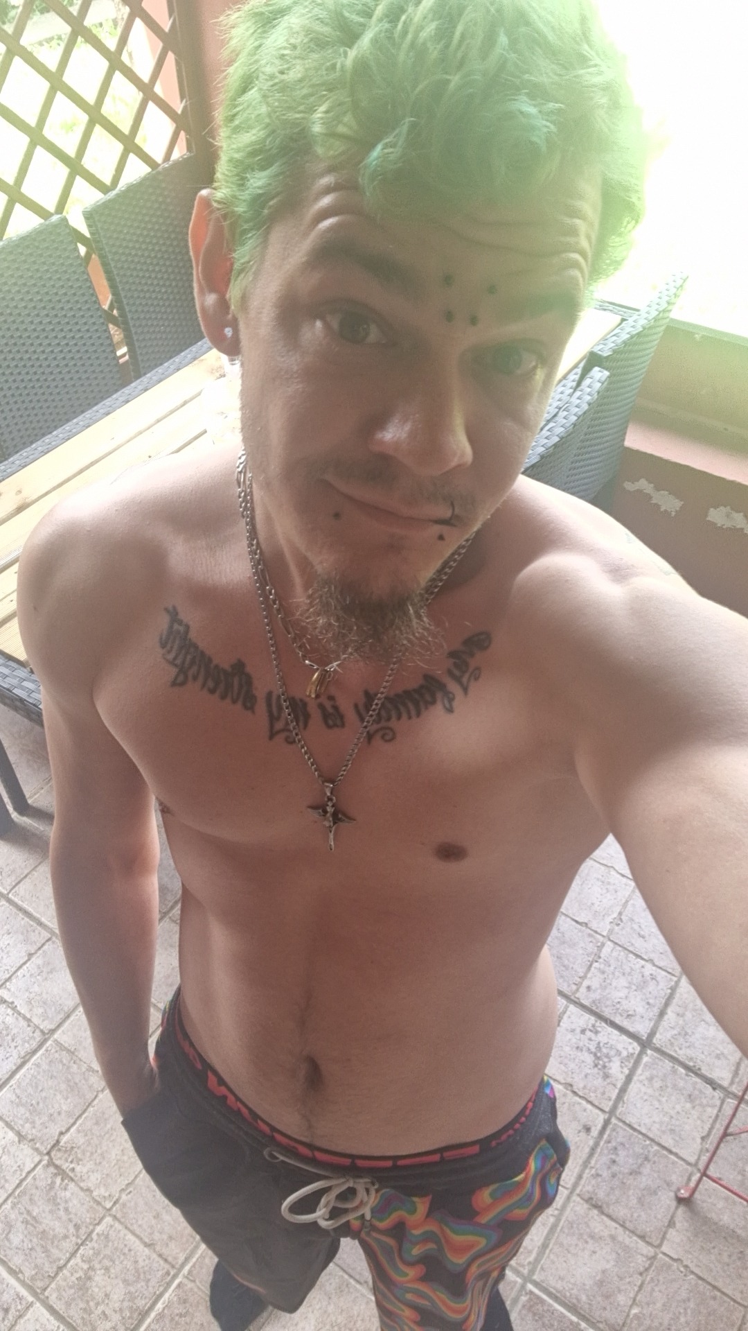 Profil de Sayon, 28 ans, rencontre gay à Authou