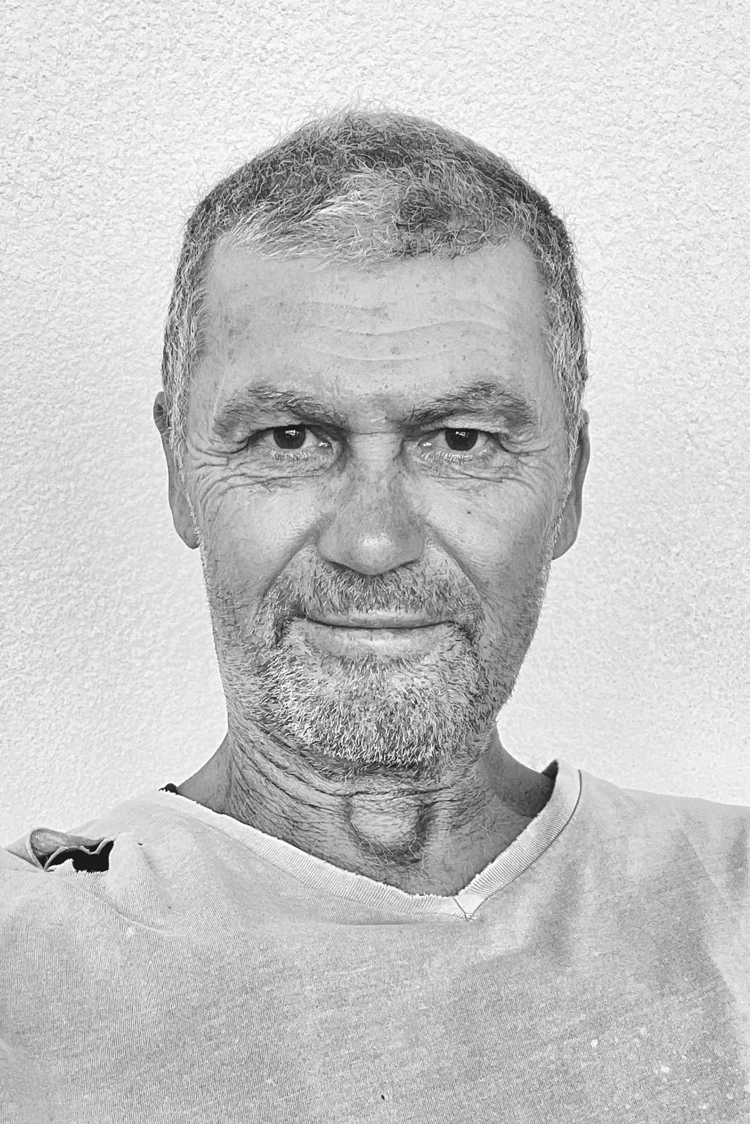 Profil de Philogone, 53 ans, rencontre gay à Oursel-Maison