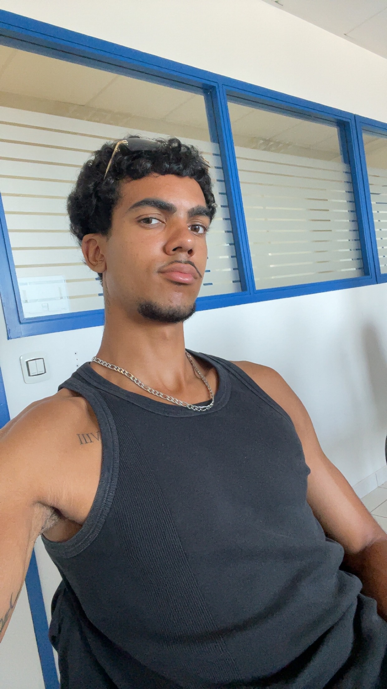 Profil de Elarif, 19 ans, rencontre gay à Courcemain