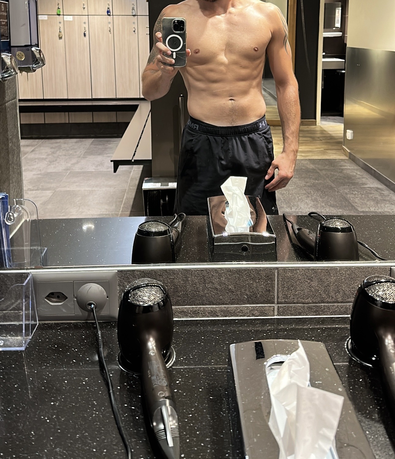 Profil de Miles, 25 ans, rencontre gay à Lafraye
