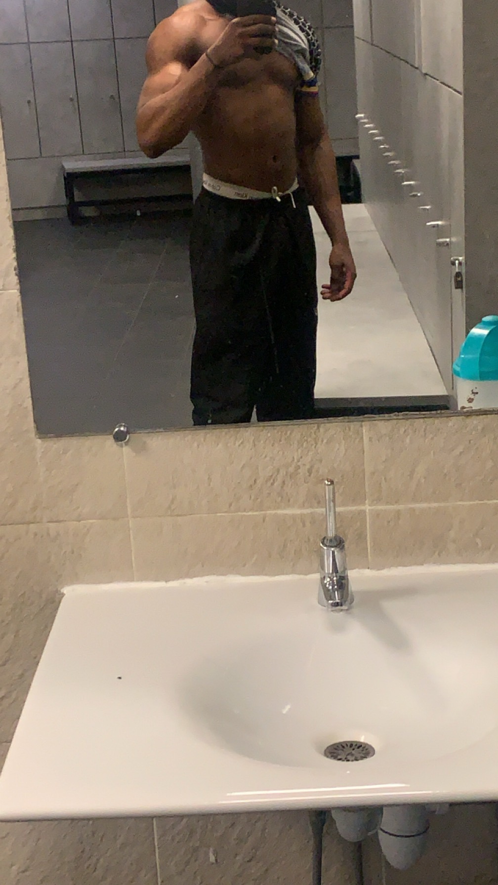 Profil de Aymerick, 21 ans, rencontre gay à Champfromier