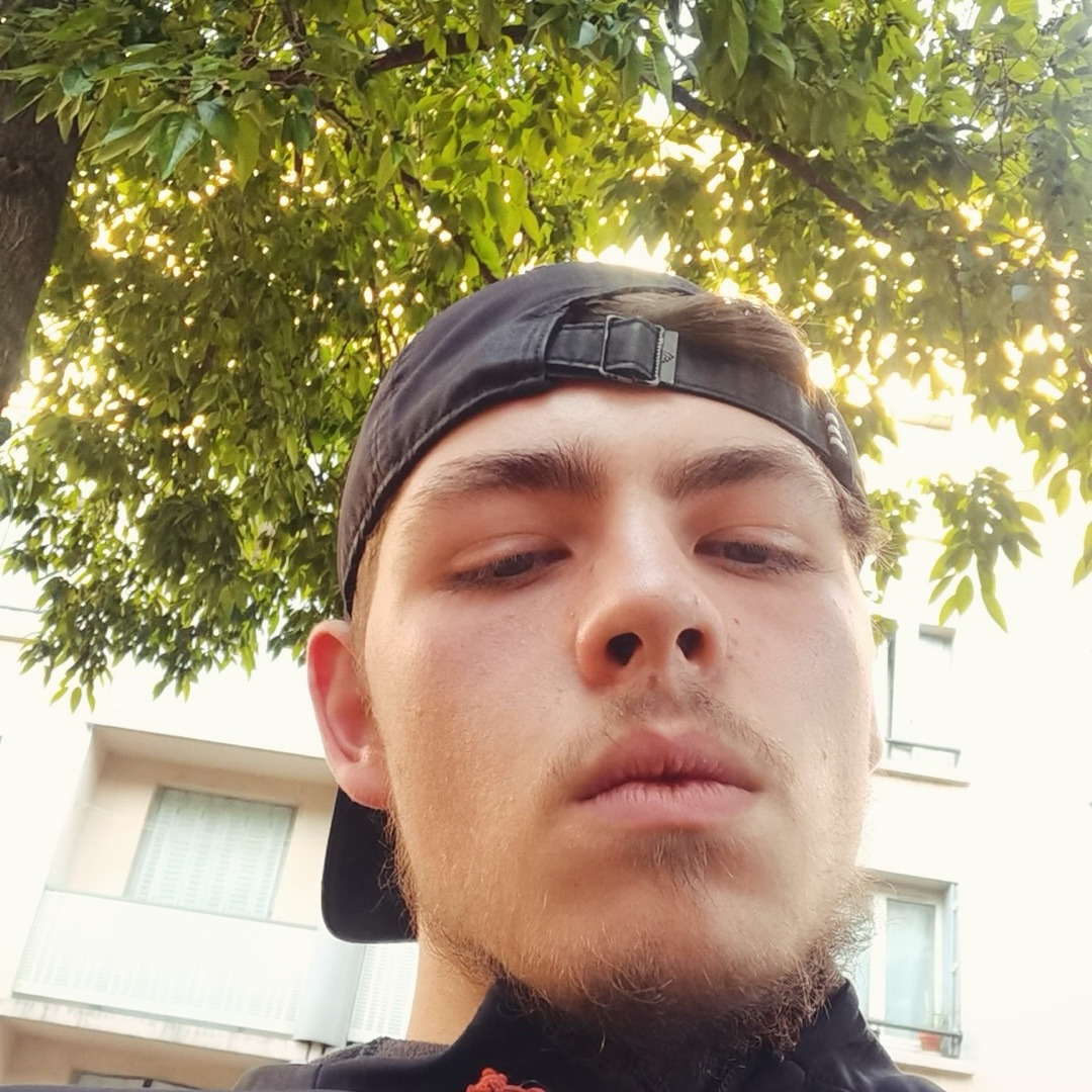 Profil de Ethem, 20 ans, rencontre gay à LaBaffe