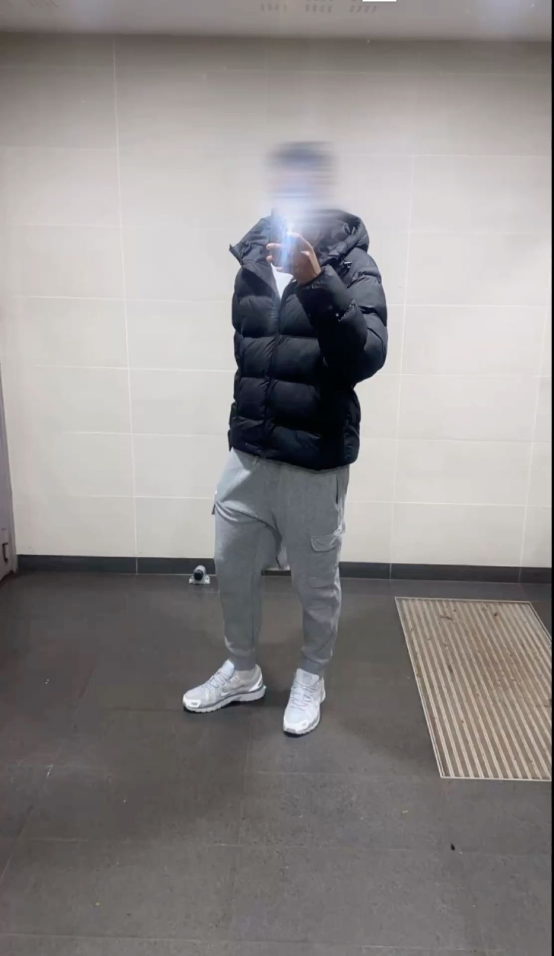 Profil de Ghali, 19 ans, rencontre gay à Jenzat